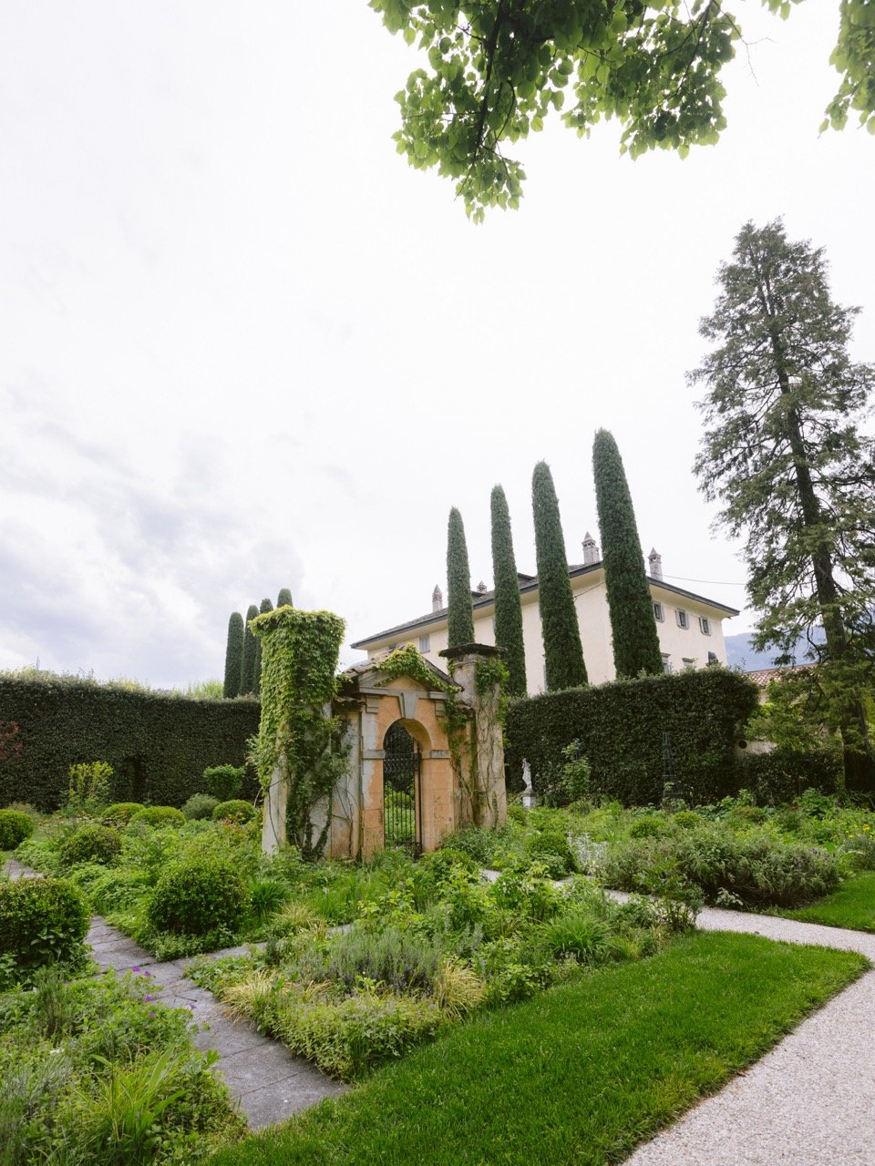 how-to-elope-in-italy-villa-balbiano-lake-como-elopement-italy-italian-elopement-photographer-1514 Large.jpeg